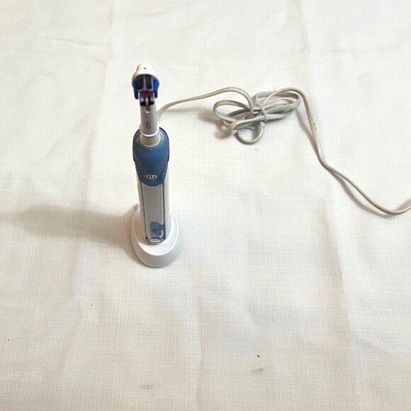 🛑 ORAL B Pro BRAUN ➕ ELECTRIC TOOTHBRUSH Rechargeable BRUSH Charger 💸BUY NOW‼️ - Picture 7 of 16